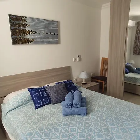 Aquamarine Sea Front - Third Floor Апартаменты Марсаскала