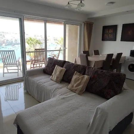 Aquamarine Sea Front - Third Floor Апартаменты