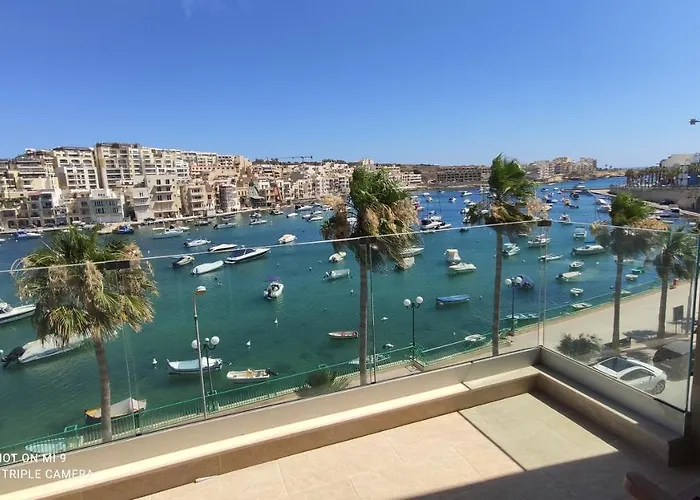 Aquamarine Sea Front - Third Floor Apartman *