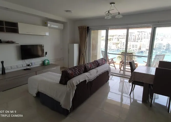 Aquamarine Sea Front - Third Floor Apartman